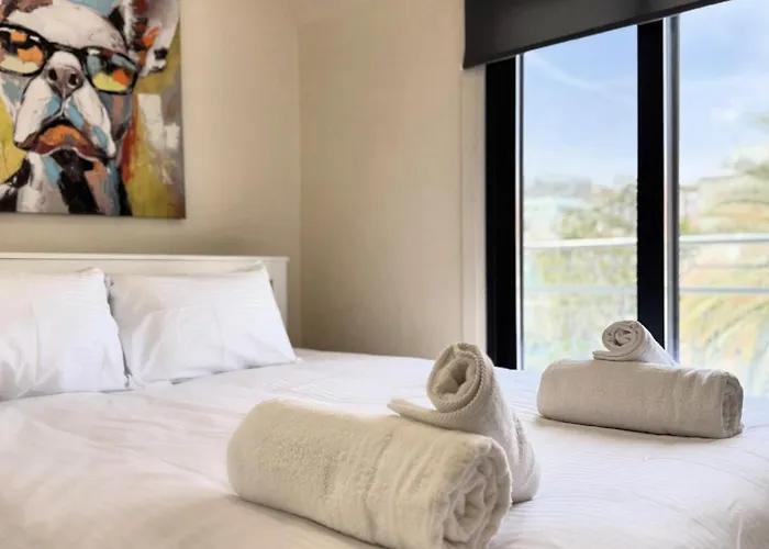 Centre 2-bedroom, Old Town, アパート ニコシア