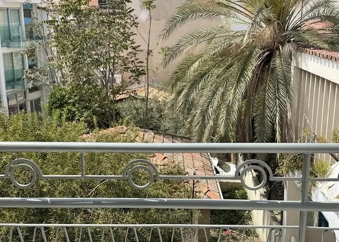 Centre 2-bedroom, Old Town, アパート